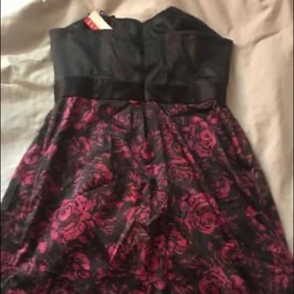 NWT ELLE Parisian Nights Cocktail Dress - Size 8 - Picture 2 of 4